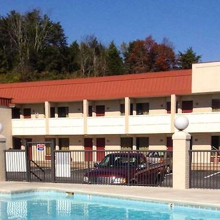 Astoria Hotel Danville West Екстер'єр фото