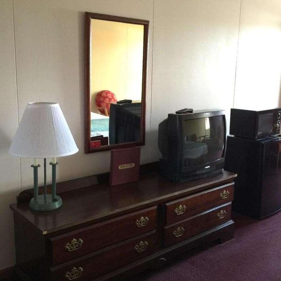 Astoria Hotel Danville West Екстер'єр фото