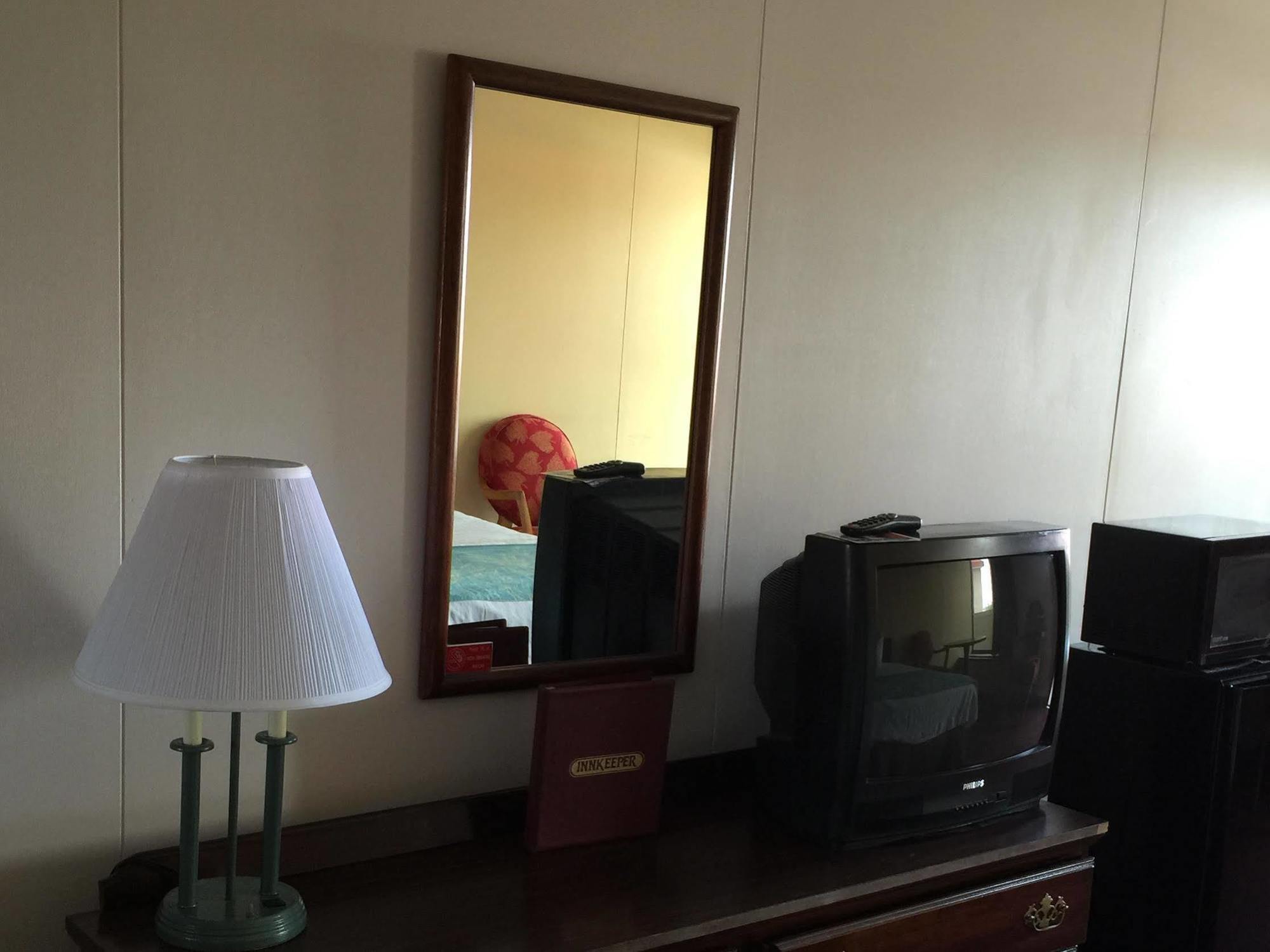 Astoria Hotel Danville West Екстер'єр фото